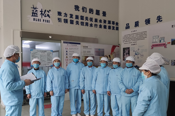 疫情防控我們?cè)谛袆?dòng)
